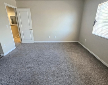 16 Frad Avenue - Photo Thumbnail 22