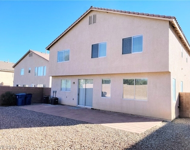 16 Frad Avenue - Photo Thumbnail 44