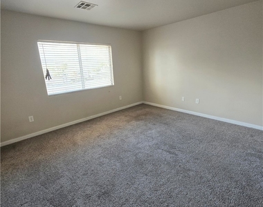 16 Frad Avenue - Photo Thumbnail 23