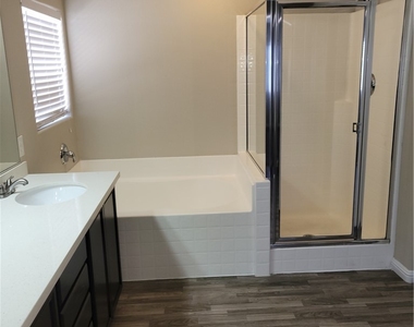 16 Frad Avenue - Photo Thumbnail 28
