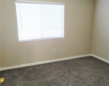 16 Frad Avenue - Photo Thumbnail 40