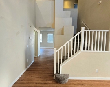 16 Frad Avenue - Photo Thumbnail 21