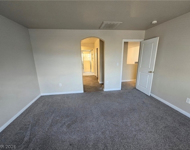 16 Frad Avenue - Photo Thumbnail 24