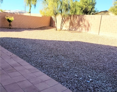 16 Frad Avenue - Photo Thumbnail 46