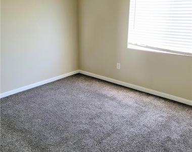 16 Frad Avenue - Photo Thumbnail 35