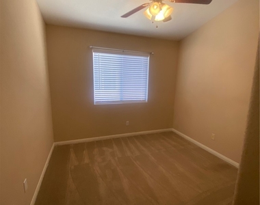 5010 Paradise Harbor Place - Photo Thumbnail 16