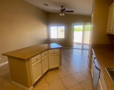 5010 Paradise Harbor Place - Photo Thumbnail 20