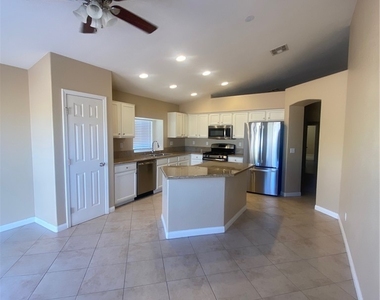 5010 Paradise Harbor Place - Photo Thumbnail 18