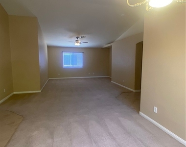5010 Paradise Harbor Place - Photo Thumbnail 8