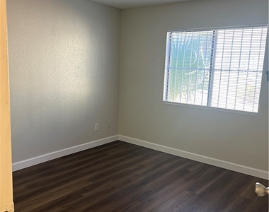 2853 Wheelwright Drive - Photo Thumbnail 16