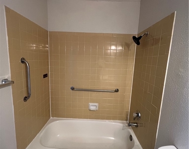2853 Wheelwright Drive - Photo Thumbnail 13