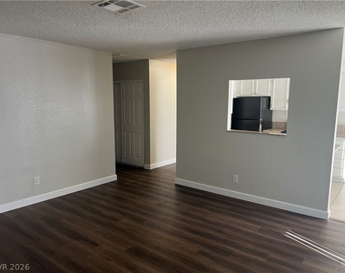 2853 Wheelwright Drive - Photo Thumbnail 4
