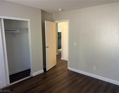 2853 Wheelwright Drive - Photo Thumbnail 17