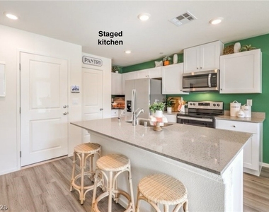 3766 Sonrisa Vista Avenue - Photo Thumbnail 2