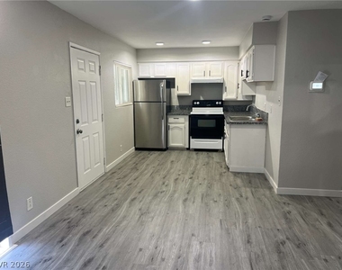 3391 Brussels Street - Photo Thumbnail 2