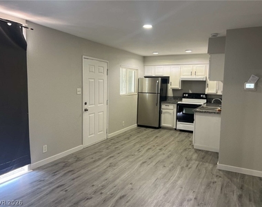 3391 Brussels Street - Photo Thumbnail 1