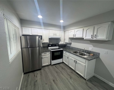 3391 Brussels Street - Photo Thumbnail 3
