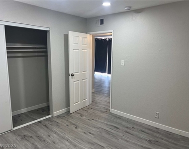 3391 Brussels Street - Photo Thumbnail 10