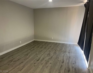 3391 Brussels Street - Photo Thumbnail 16