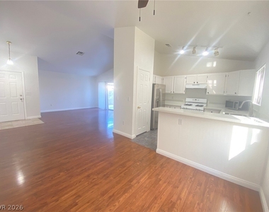 608 Maxley Court - Photo Thumbnail 3