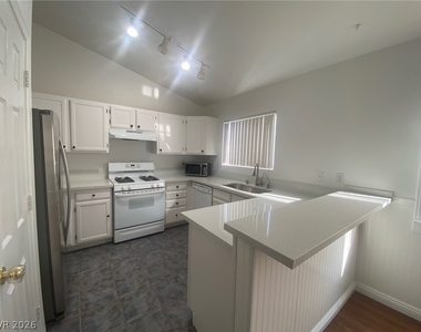 608 Maxley Court - Photo Thumbnail 9