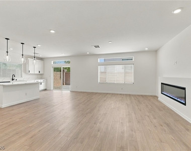 10012 Griffin Creek Street - Photo Thumbnail 2
