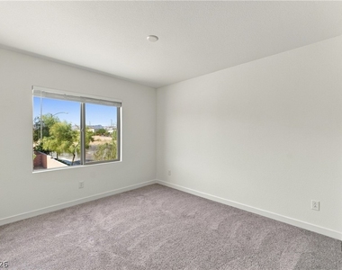 10012 Griffin Creek Street - Photo Thumbnail 15