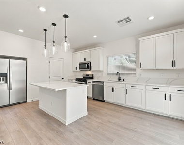 10012 Griffin Creek Street - Photo Thumbnail 4