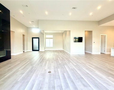 4680 Outlook Peak Street - Photo Thumbnail 3