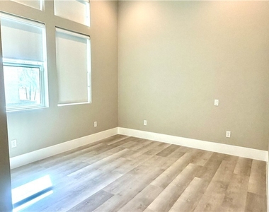 4680 Outlook Peak Street - Photo Thumbnail 19
