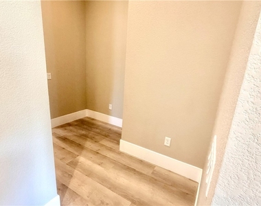 4680 Outlook Peak Street - Photo Thumbnail 13