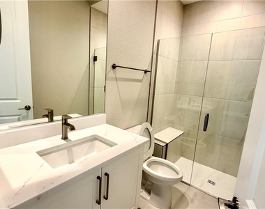 4680 Outlook Peak Street - Photo Thumbnail 16
