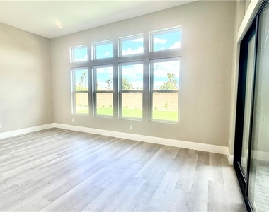 4680 Outlook Peak Street - Photo Thumbnail 22