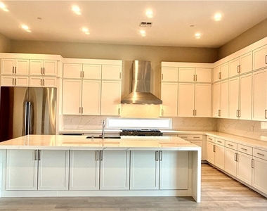 4680 Outlook Peak Street - Photo Thumbnail 25