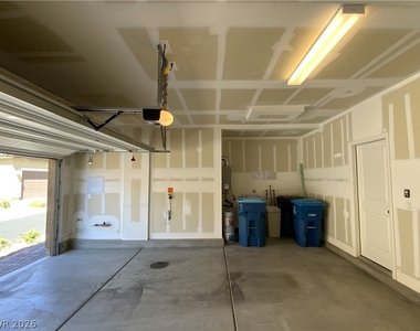 3240 Avernus Avenue - Photo Thumbnail 39