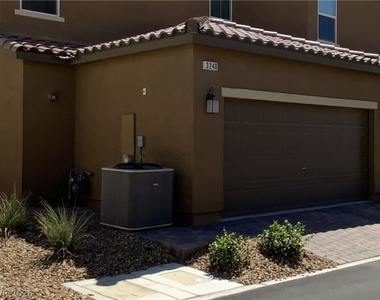 3240 Avernus Avenue - Photo Thumbnail 44