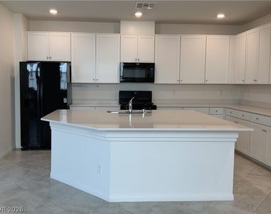 3240 Avernus Avenue - Photo Thumbnail 9