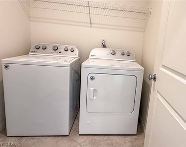3240 Avernus Avenue - Photo Thumbnail 13