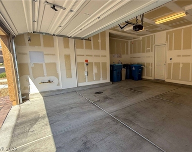 3240 Avernus Avenue - Photo Thumbnail 40