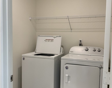 3240 Avernus Avenue - Photo Thumbnail 12