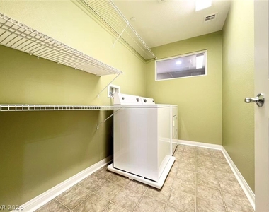 3621 Vino Biano Avenue - Photo Thumbnail 16