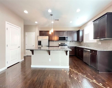 3621 Vino Biano Avenue - Photo Thumbnail 5