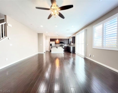 3621 Vino Biano Avenue - Photo Thumbnail 3