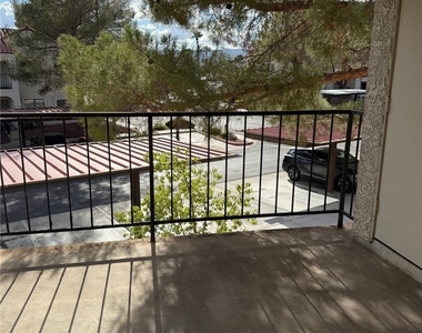 4824 Nara Vista Way - Photo Thumbnail 6