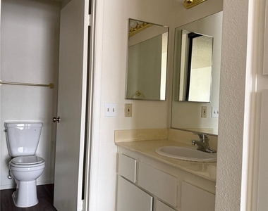 4824 Nara Vista Way - Photo Thumbnail 11