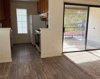 4824 Nara Vista Way - Photo Thumbnail 2