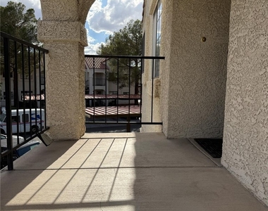 4824 Nara Vista Way - Photo Thumbnail 1
