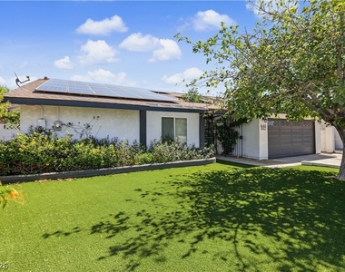 4162 Ridgewood Avenue - Photo Thumbnail 2