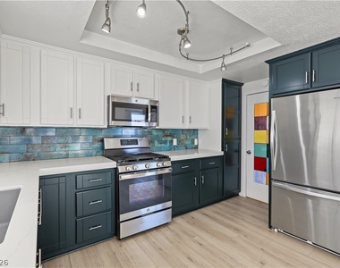 4162 Ridgewood Avenue - Photo Thumbnail 11