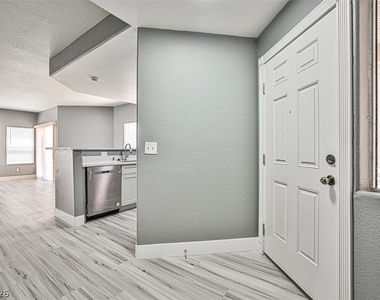 5125 W Reno Avenue - Photo Thumbnail 5